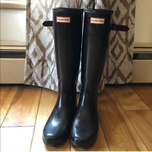 Glossy tall hunter boots